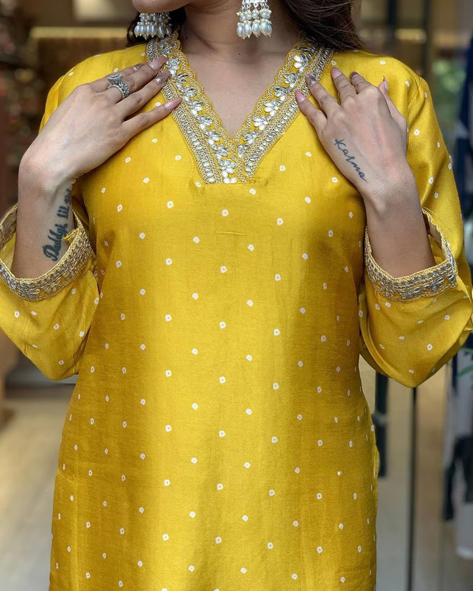 Women Embellished Straight Kurta Set