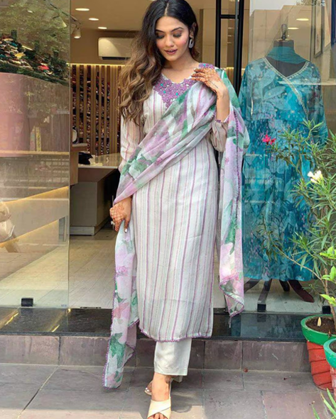 Women Striped Straight Kurta Set
