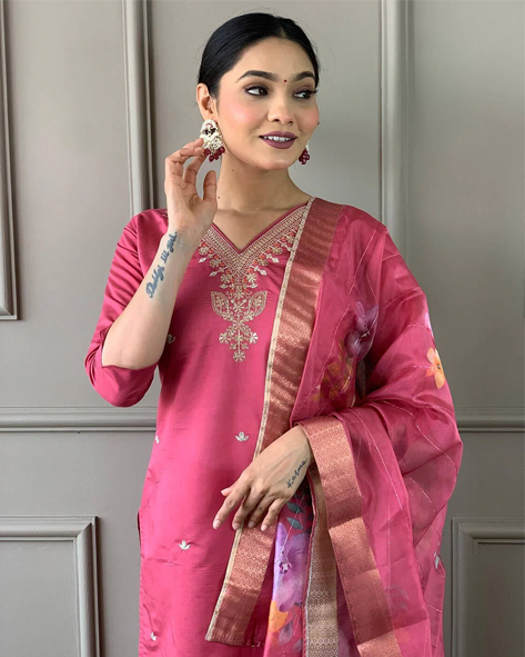 Women Embroidered Straight Kurta Set